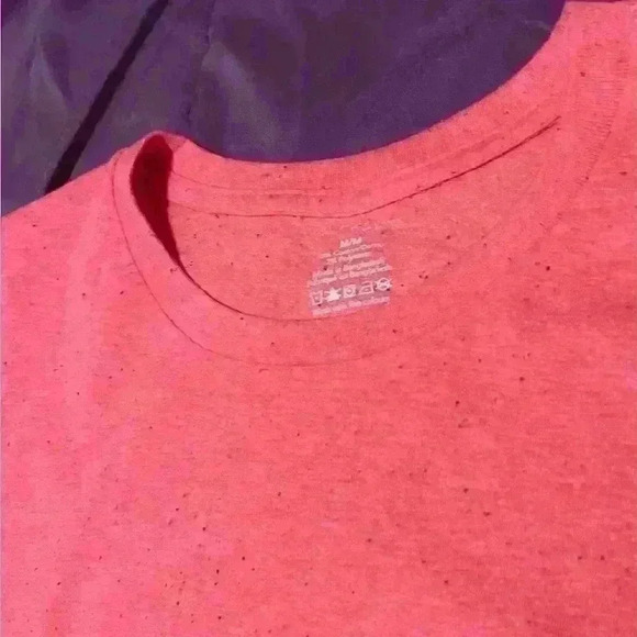 “Dead inside” pink pocket Tshirt size medium - Picture 3 of 3